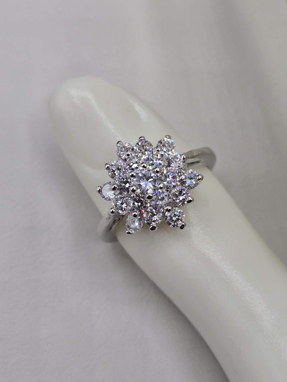 Swarovski Crystal Elements Silver Floral Statement Ring Size 7.75 Prom Bridal - Picture 1 of 6